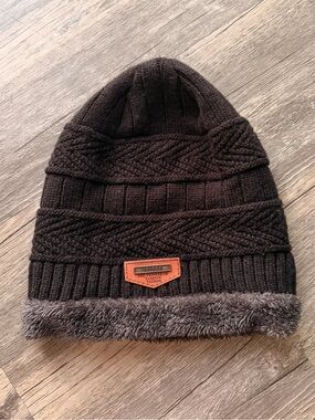 Men’s Dark Gray Knit Beanie with Faux Fur Trim